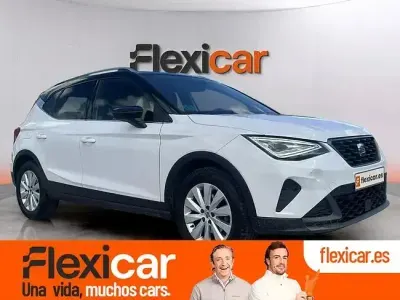 Usado Seat Arona FR 110 CV (80 kW) 2022 Blanco SUV