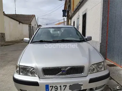 Usado Volvo S40 122 CV (89 kW) 2001 Gris / plata Berlina