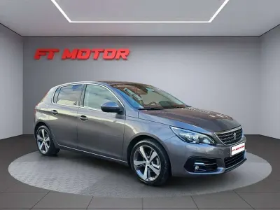 Usado Peugeot 308 Allure 120 CV (88 kW) 2018 Gris Utilitario