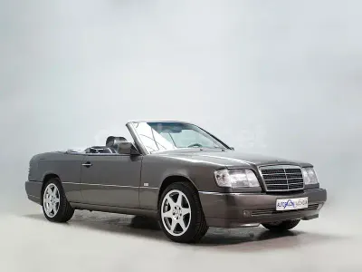 Usado Mercedes E300 220 CV (161 kW) 1992 Marron Descapotable