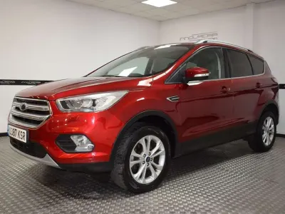 Usado Ford Kuga Titanium 150 CV (110 kW) 2019 Rojo SUV