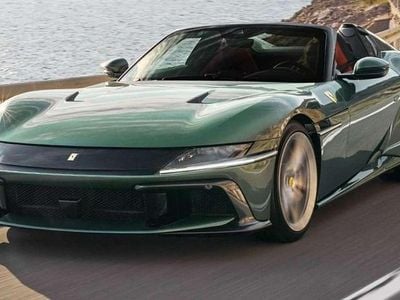 Usado Ferrari SF90 829 CV (609 kW) 2025 Verde Coupe