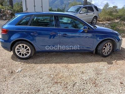 Usado Audi A3 Attraction 110 CV (80 kW) 2014 Azul Berlina