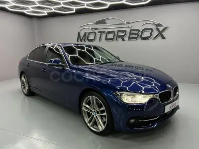 Używany BMW 330 258 KM (189 kW) 2018 Niebieski Sedan/Limuzyna
