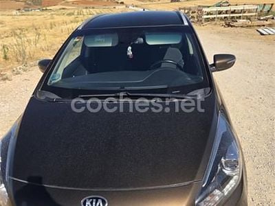Marrón Usado 2016 Kia Carens Monovolumen | 11.000 € (Precio justo)