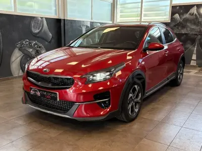 Usado Kia XCeed 136 CV (100 kW) 2021 Granate SUV