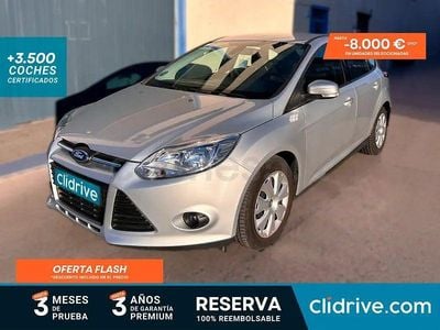 Usado Ford Focus Trend 125 CV (91 kW) 2011 Gris / plata Berlina
