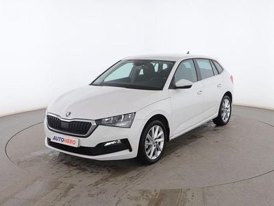 Blanco Usado 2021 Skoda Scala Ambition Utilitario | 15.799 € (Precio justo)