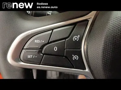 Usado Renault Clio V Evolution 90 CV (66 kW) 2024 Naranja Berlina