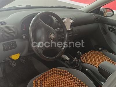 Usado Seat Toledo 125 CV (91 kW) 2000 Gris / plata Berlina