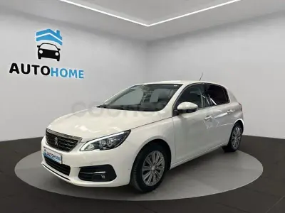 Usado Peugeot 308 Allure 130 CV (95 kW) 2021 Blanco Berlina
