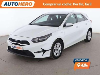 Usado Kia Ceed 120 CV (88 kW) 2022 Blanco Utilitario