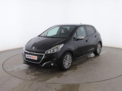 Usado Peugeot 208 Signature Sky 82 CV (60 kW) 2019 Negro Utilitario