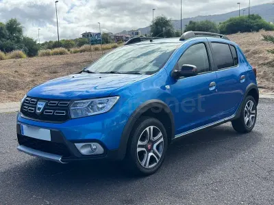 Usado Dacia Sandero Comfort 90 CV (66 kW) 2020 Azul Berlina