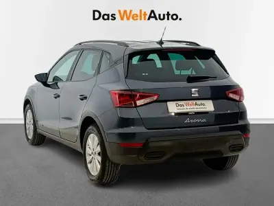 Usado Seat Arona Style 115 CV (84 kW) 2025 Gris / plata SUV