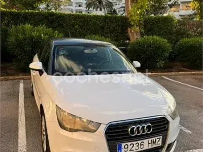 Usado Audi A1 Sportback Attraction 86 CV (63 kW) 2012 Blanco Utilitario