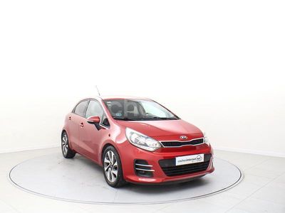 Usado Kia Rio 84 CV (61 kW) 2016 Granate Utilitario