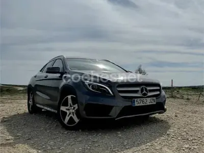 Usado Mercedes GLA200 AMG line 136 CV (100 kW) 2017 Gris / plata SUV