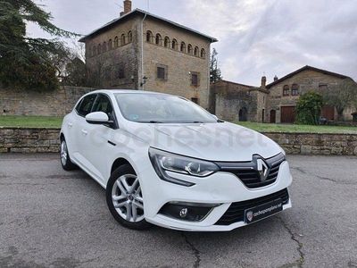 Usado Renault Mégane IV Intens 100 CV (73 kW) 2016 Blanco Berlina