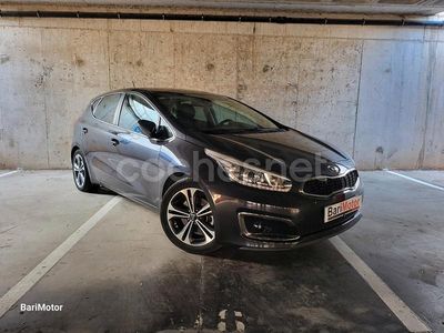 Usado Kia Ceed GT 136 CV (100 kW) 2016 Gris / plata Berlina