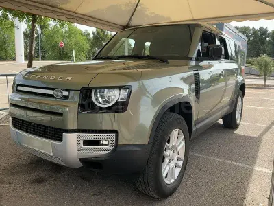 Usado Land Rover Defender SE 249 CV (183 kW) 2022 Verde SUV