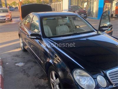 Negro Usado 2006 Mercedes E220 Avantgarde Berlina | 3000 €