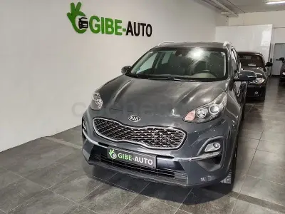 Usado Kia Sportage Plus 136 CV (100 kW) 2021 Gris / plata SUV