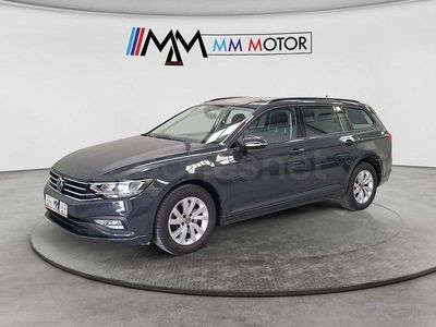 Usado VW Passat 122 CV (89 kW) 2020 Gris / plata Familiar