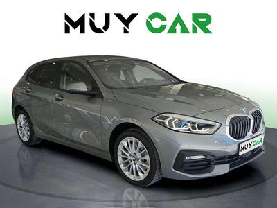 Usado BMW 118 Comfort Edition 140 CV (102 kW) 2022 Gris Utilitario