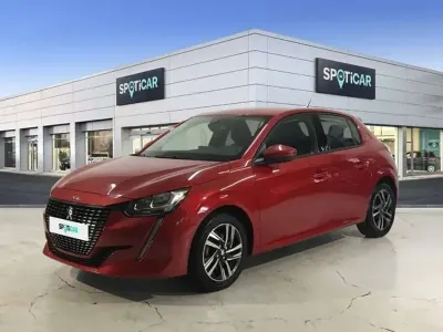 Usado Peugeot 208 Allure 101 CV (74 kW) 2021 Rojo Utilitario