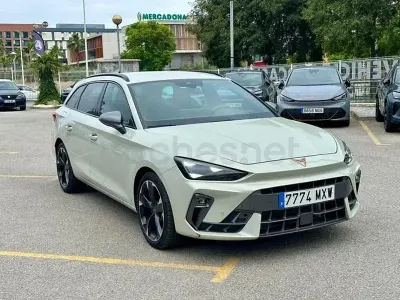 Usado Cupra Leon 150 CV (110 kW) 2025 Beige Familiar