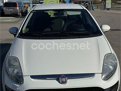 Usado Fiat Punto Pop 75 CV (55 kW) 2012 Blanco Utilitario