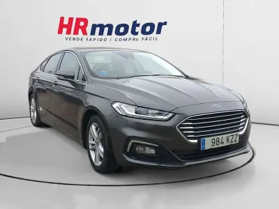 Usado Ford Mondeo Titanium 167 CV (122 kW) 2019 Gris Berlina