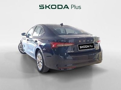 Azul Nuevo 2025 Skoda Octavia Selection | 29.900 € (Buen precio)