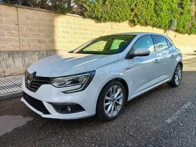 Usado Renault Mégane Bose Edition 110 CV (80 kW) 2018 Blanco Berlina