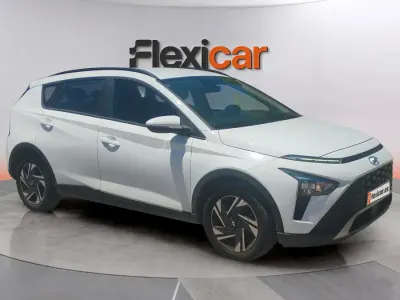 Usado Hyundai Bayon 101 CV (74 kW) 2022 Blanco SUV