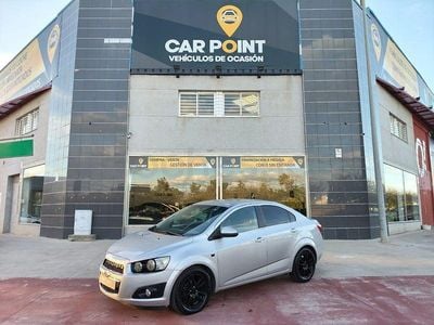 Usado Chevrolet Aveo LTZ 100 CV (73 kW) 2011 Gris / plata Berlina
