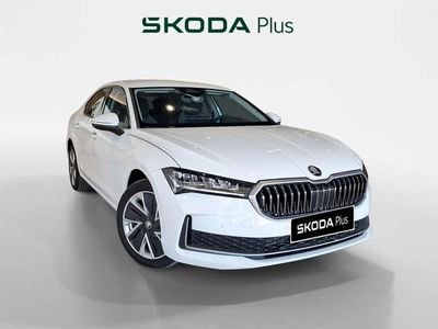 Blanco Usado 2024 Skoda Superb Selection Berlina | 32.500 €