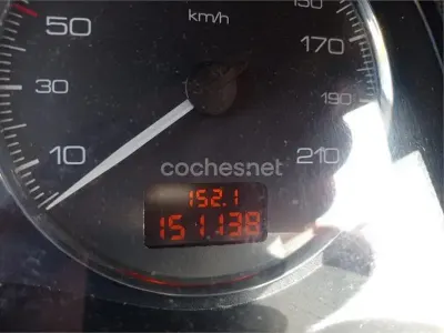 Usado Peugeot 307 90 CV (66 kW) 2006 Gris / plata Berlina