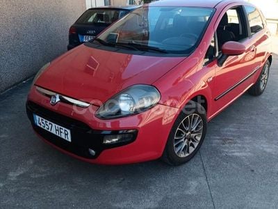 Rojo Usado 2011 Fiat Punto Active Berlina | 4200 € (Precio justo)