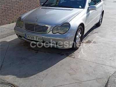 Käytetty Mercedes C220 Elegance 150 HP (110 kW) 2007 Harmaa Sedan
