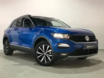 Usado VW T-Roc Advance 110 CV (80 kW) 2021 Azul SUV