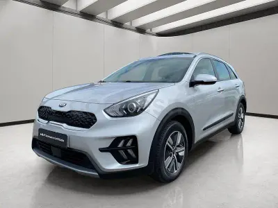 Usado Kia Niro 141 CV (103 kW) 2021 Gris / plata SUV
