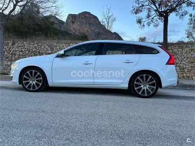 Usado Volvo V60 Summum 215 CV (158 kW) 2013 Blanco Familiar