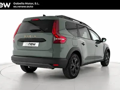 Usado Dacia Jogger Extreme 140 CV (102 kW) 2025 Verde Monovolumen