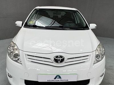 Usado Toyota Auris Active 90 CV (66 kW) 2010 Blanco Berlina