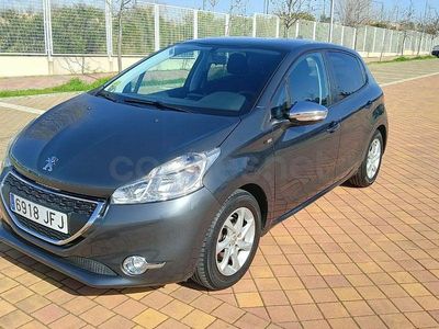 Usado Peugeot 208 Style 68 CV (50 kW) 2015 Gris / plata Utilitario