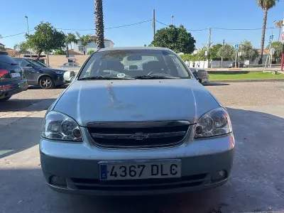 Usado Chevrolet Nubira SX 109 CV (80 kW) 2005 Gris / plata Berlina