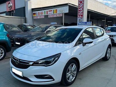 Usado Opel Astra Edition 110 CV (80 kW) 2021 Blanco Berlina