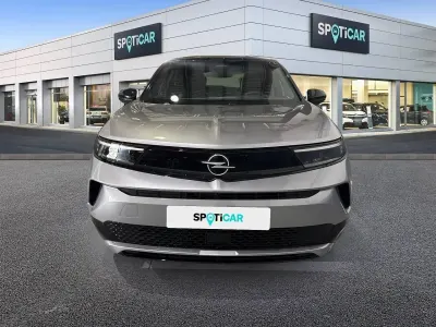 Usado Opel Mokka-e 114 kW (156 CV) 2025 Gris SUV